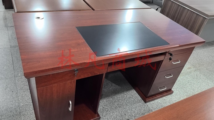 办公桌1.6m